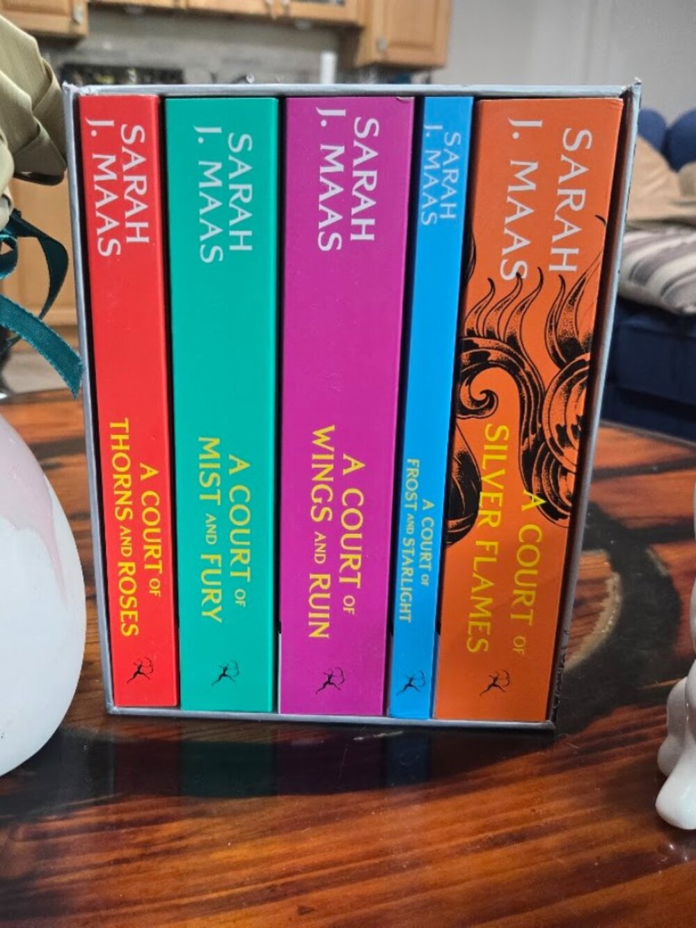 Sarah J Maas ACOTAR 5-Book Paperback Box Set (Books Like New)